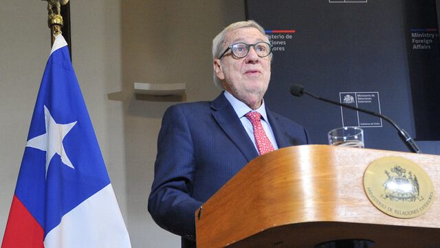 Perfil: Alberto Van Klaveren, jefe de protocolo. Por Rafael Gumucio