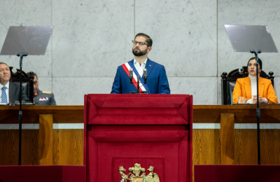 Boric y la “normalización”: crear la enfermedad para vender el remedio. Por Kenneth Bunker