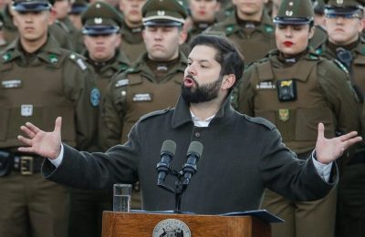 Morir con las botas puestas: la narrativa del gobierno frente a la crisis de seguridad. Por Kenneth Bunker