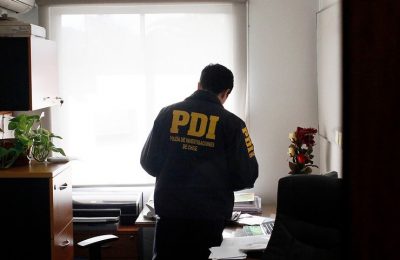 Roba, pero hace. Por María Jaraquemada
