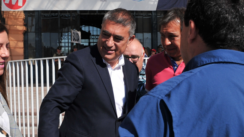 Duelo electoral en Santiago: Mario Desbordes, de teniente de Carabineros a la primera línea de la política