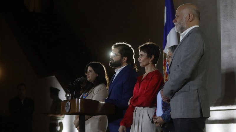 Elecciones: Resultados impactan a La Moneda y cambio de gabinete sería de mayor profundidad