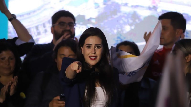 Viña del Mar: Macarena Ripamonti sortea crisis de los incendios y vence por 10 puntos al arquitecto Iván Poduje