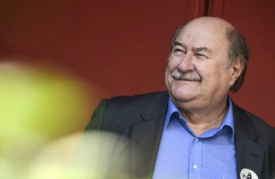 El adiós de Antonio Skármeta, un ex MAPU que marcó a una generación de escritores y saltó a la fama con Neruda