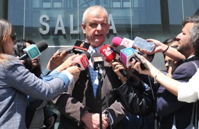 Perfil: Xavier Armendáriz, bombero en llamas. Por Rafael Gumucio