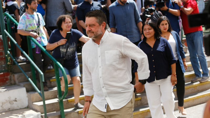 Orrego en riesgo de destitución: Core ya suma 17 firmas de las 12 necesarias para recurrir al Tricel por faltas a la probidad