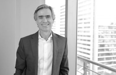 Sin mucha plata pero con grandes ideas: la historia de los que forjaron el mercado de capitales en Chile, según José Ramón Valente