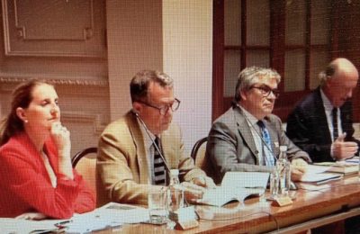 Sebastián Edwards, Carlos Peña, Marcel y Larroulet y su animado debate sobre los Chicago Boys, el neoliberalismo y las reformas en juego ahora