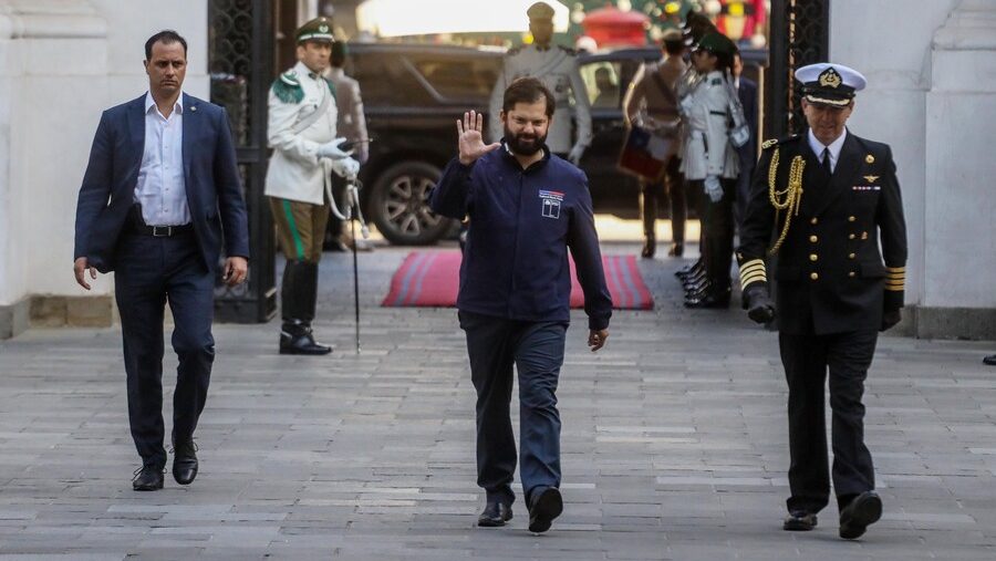 Profetizar el retorno de Boric sugiere que ya se fue. Por Sergio Muñoz Riveros