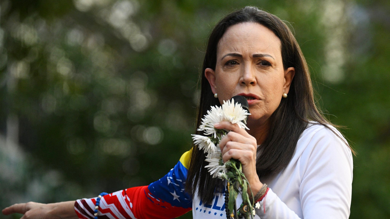 Quiénes son las 120 personalidades chilenas que en 2024 presentaron la exitosa candidatura de María Corina Machado al Nobel (Vea aquí la carta y el listado completo)