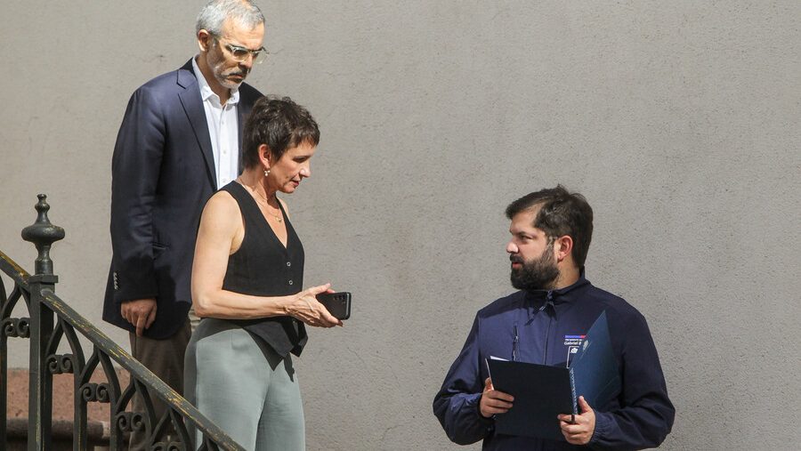 El factor que definirá la elección de 2025: la falta de relato en la izquierda. Por Kenneth Bunker