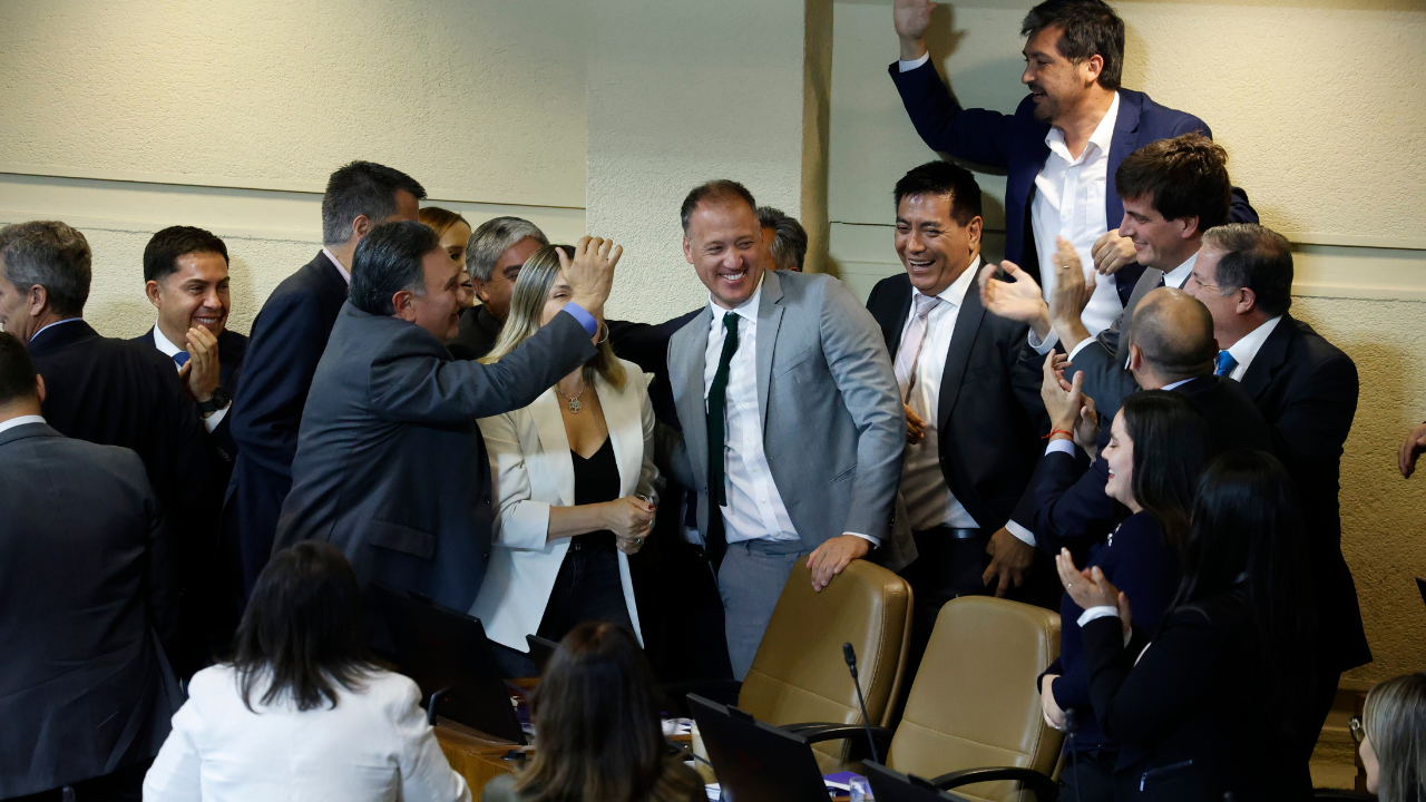 Presidencia de la Cámara: Derrota oficialista acerca a Boric a pasos largos a convertirse en “pato cojo”