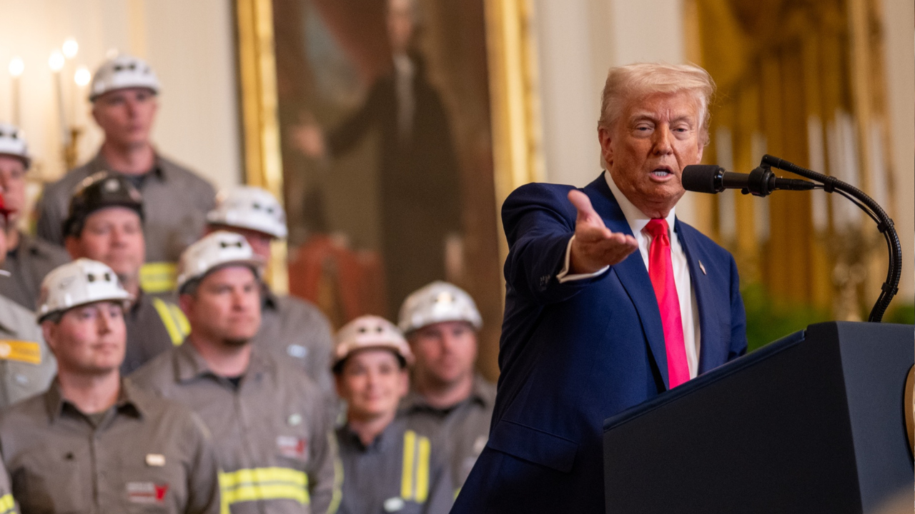 Trump anuncia aplicación de aranceles del 30% a Unión Europea y México y amenaza con aumentarlos si hay represalias