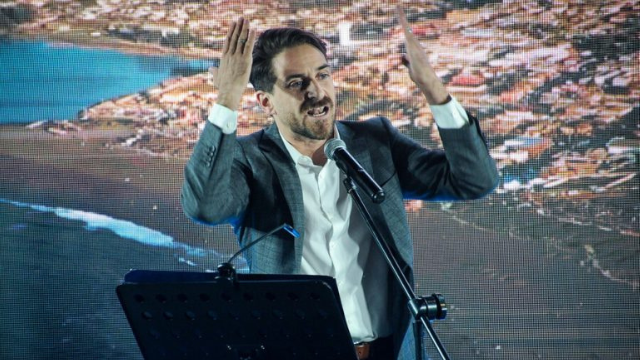 ¿Volverá la mariposa a ser oruga? Por Pepe Auth