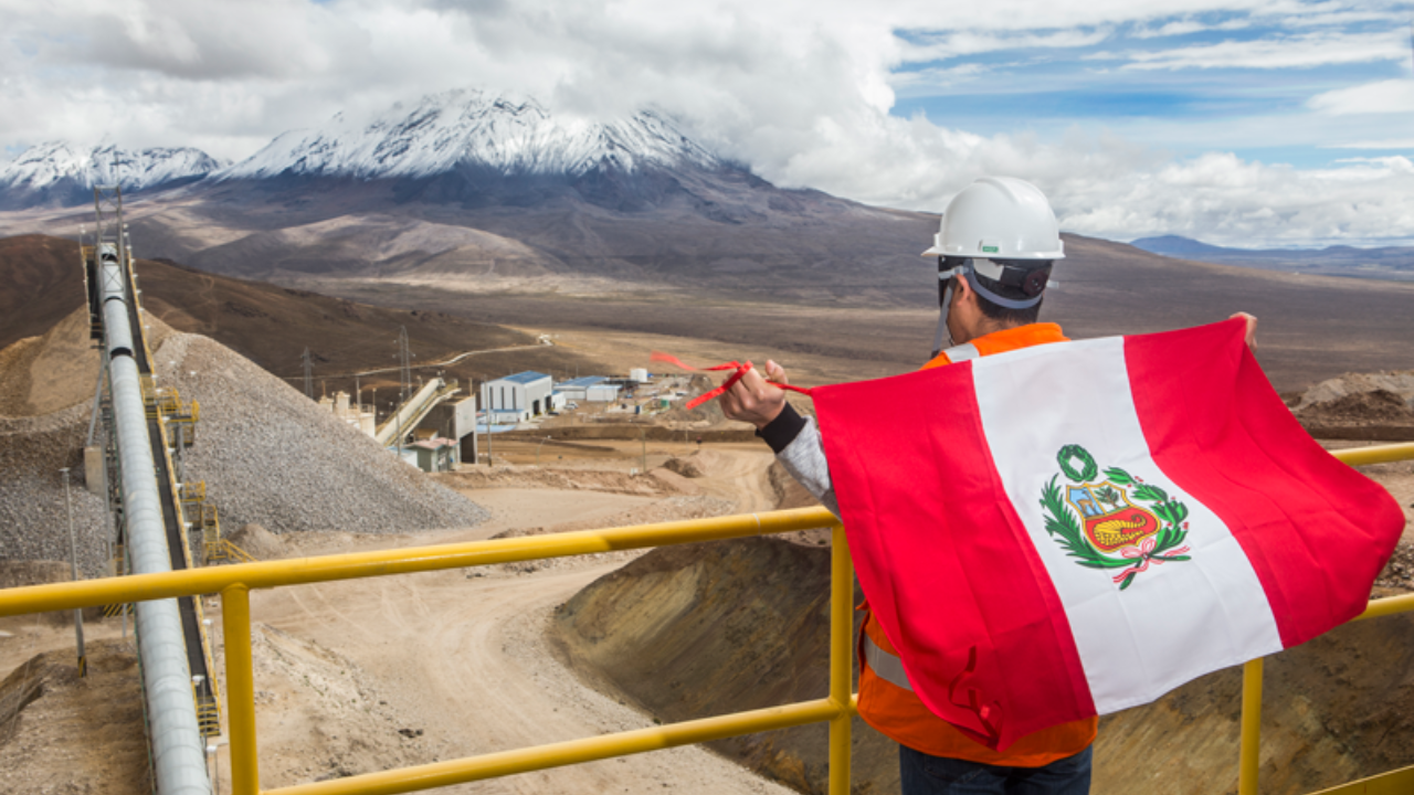 Qué hay detrás del proyecto minero peruano cerca de la frontera que inquieta al Gobierno y a parlamentarios