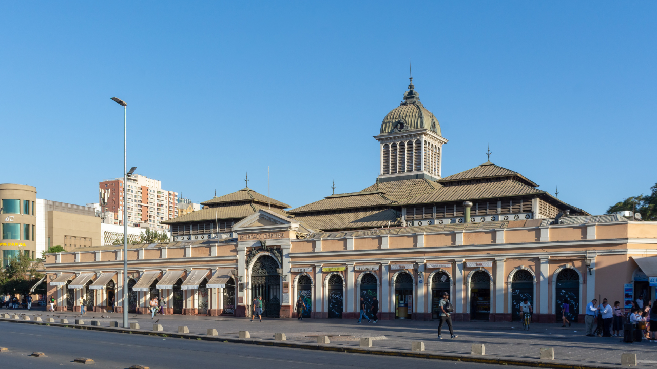 Crónica: la infinita agonía del Mercado Central (y el incendio que afectó al barrio)