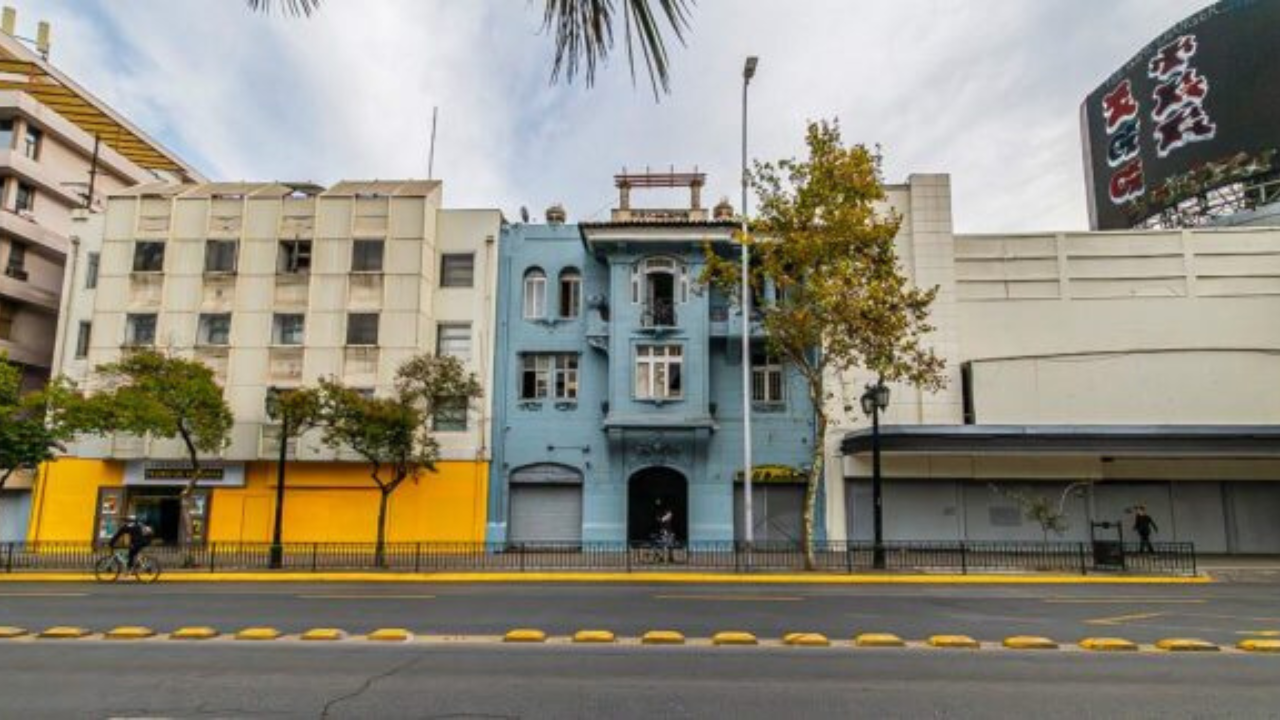 Secuelas del estallido: venden en $1.800 millones emblemático edificio de Luciano Kulczewski en Plaza Italia