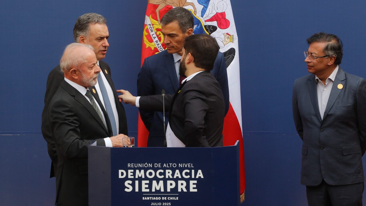 Cita de presidentes: discursos retóricos y ausencia del tema corrupción en declaración oficial