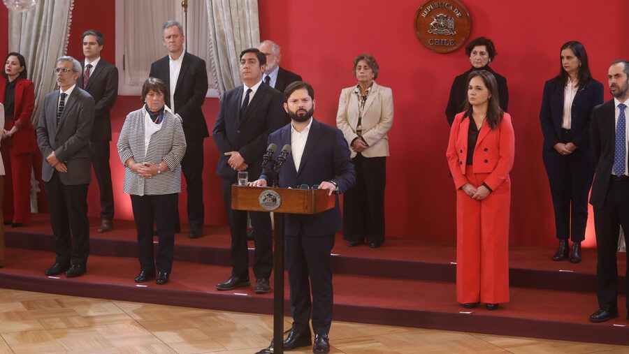 Lo que queda del gobierno, resultados y reemplazo. Por Kenneth Bunker