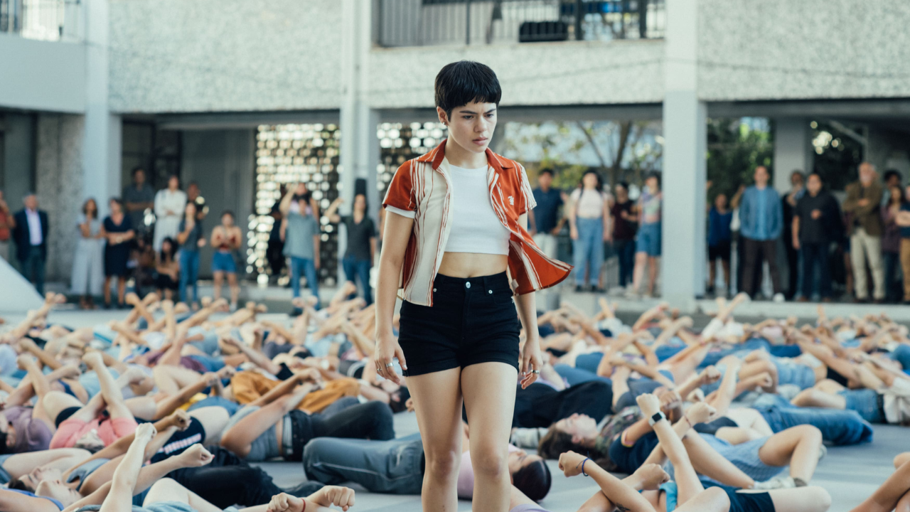 En cines: la ¡impactante! La Ola y cómo Los Roses supera largamente a la película original. Por Ana Josefa Silva