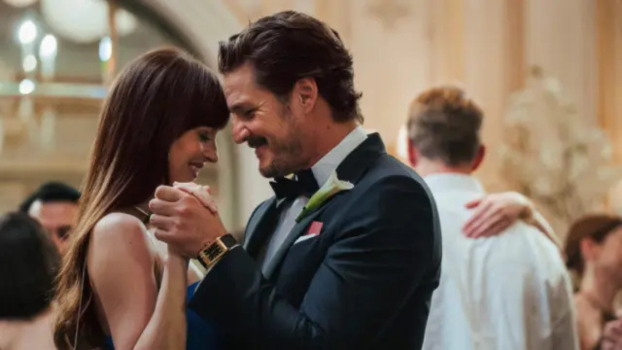 Dakota Johnson, Chris Evans y Pedro Pascal: el amor es un negocio. Por Ana Josefa Silva