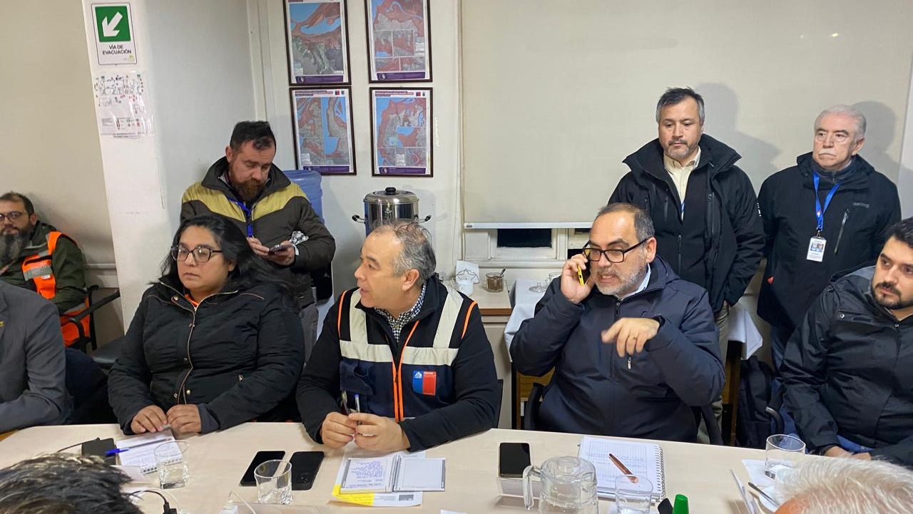 Crónica: El caótico manejo comunicacional de crisis por mineros atrapados en El Teniente 