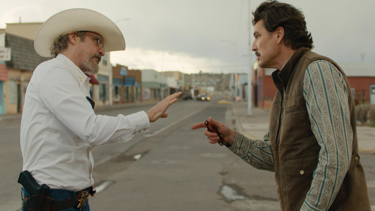 En cines: Joaquin Phoenix y Pedro Pascal enfrentados; y lo que llega al streaming. Por Ana Josefa Silva