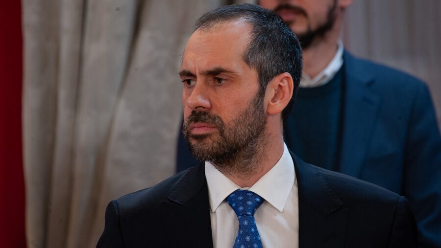 El primer gran tropiezo de Grau como ministro de Hacienda