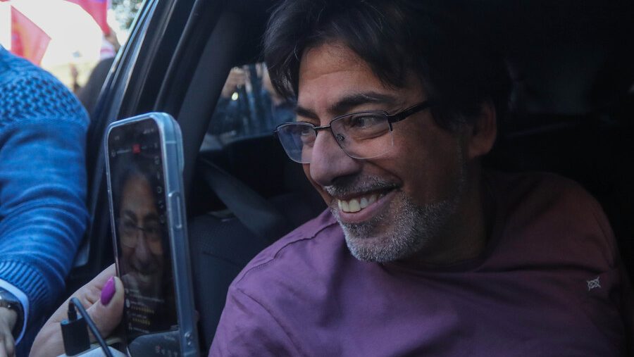 Crónica: el culto a la personalidad en el lanzamiento del nuevo libro de Daniel Jadue