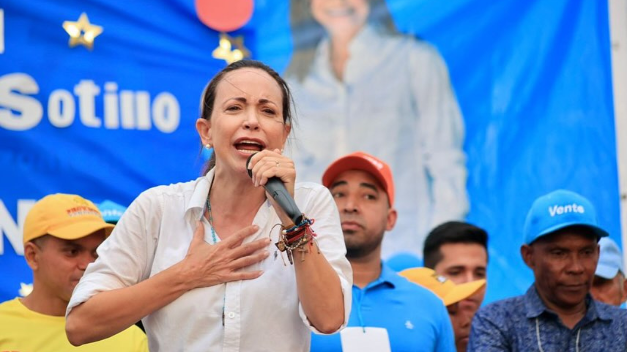Líder opositora venezolana María Corina Machado viene a Chile para asistir al cambio de mando