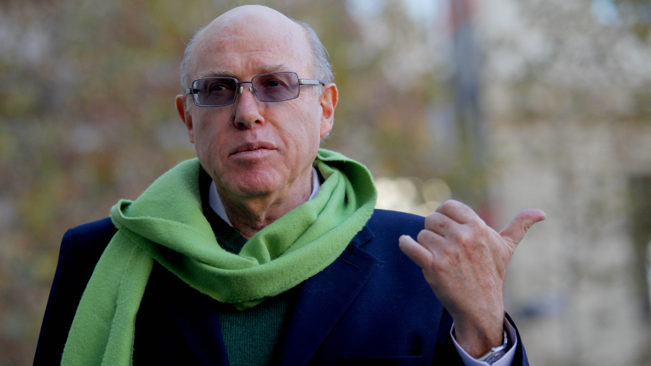 Mario Waissbluth, experto en educación: “Los proyectos de Sala Cuna y FES son errores inaceptables”