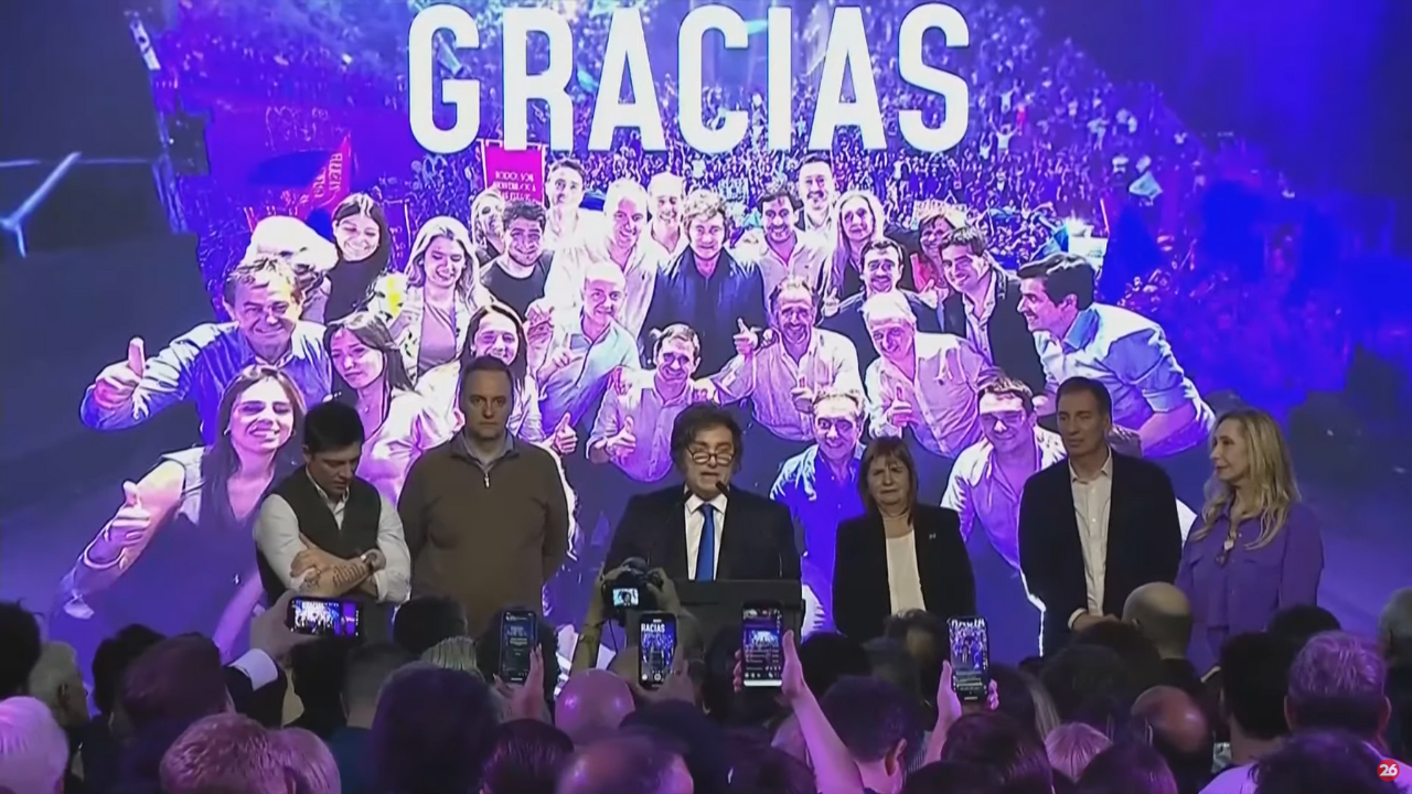 Trasfondo: La sorpresiva y aplastante victoria de Milei que le abre la puerta a profundizar sus reformas