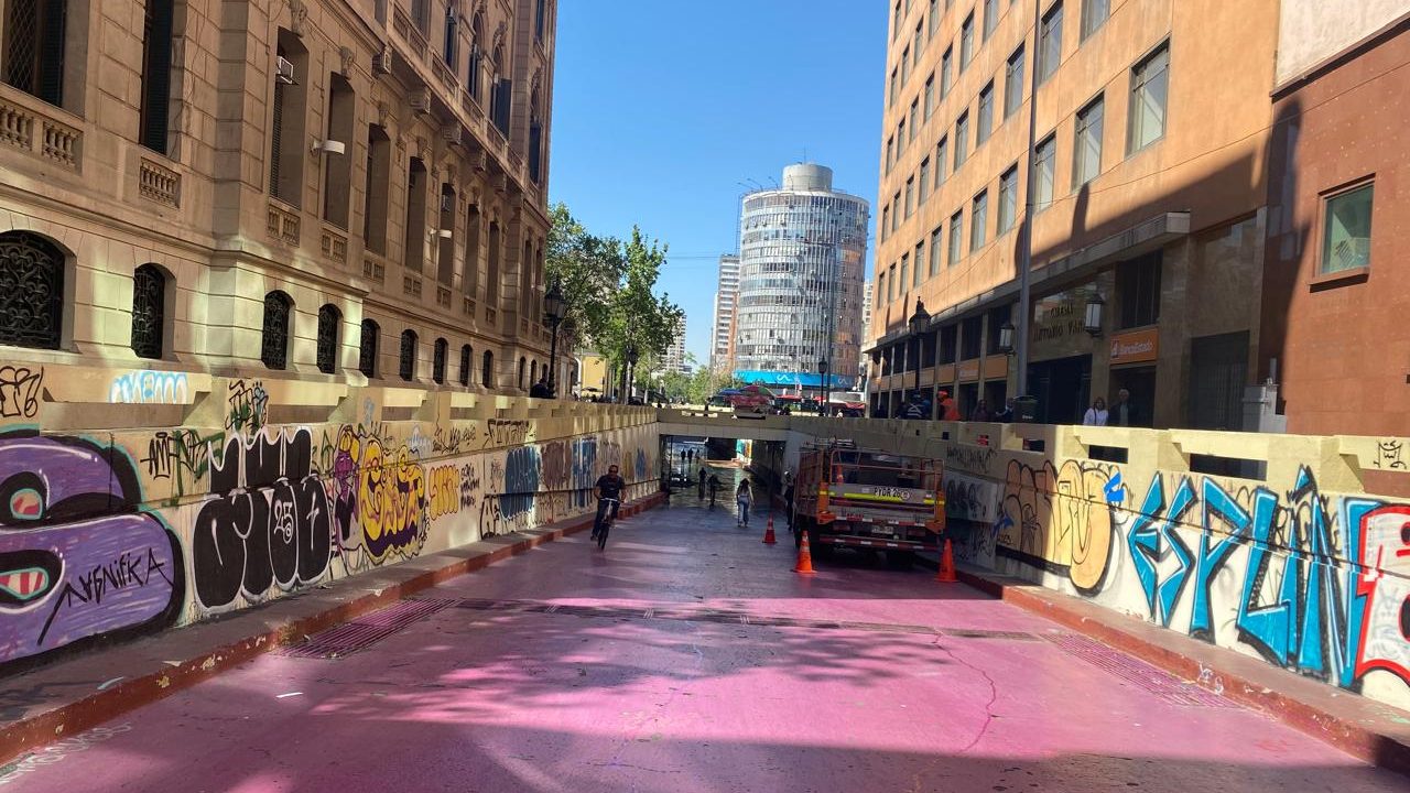 Crónica: Las ruinas de la calle Bandera que hoy tensionan el centro de Santiago