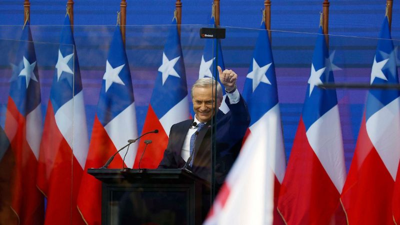 Kast opta por volver a agenda valórica y estrena vidrio blindado en recta final de la campaña