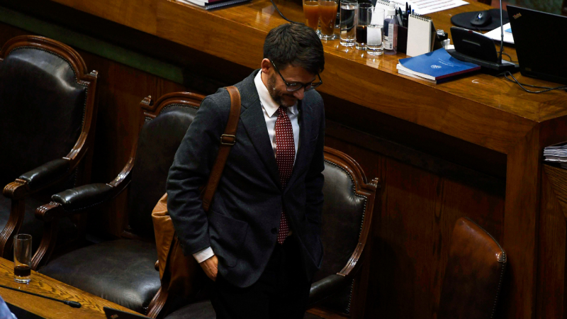 Golpe a Boric: Cámara aprueba acusación constitucional contra Pardow con votos de centroizquierda
