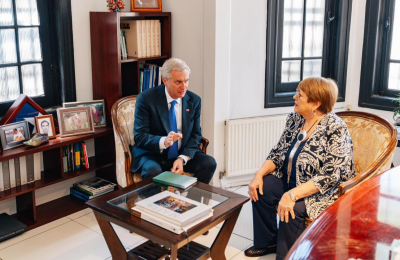 Cadem: 52% cree que Kast debiera apoyar candidatura de Bachelet a la ONU (Lea aquí la encuesta)
