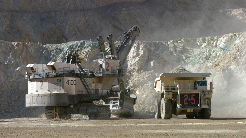 Por qué el récord del precio del cobre no impulsa el crecimiento en Chile