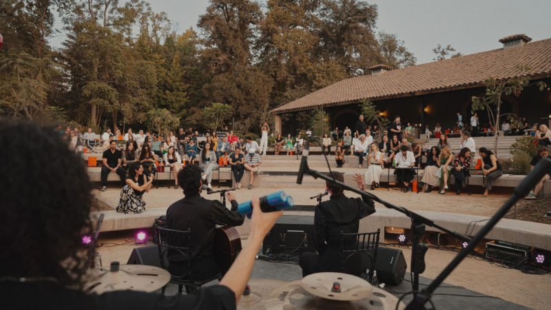 Con Tiny Wine Concerts, Concha y Toro suma música en vivo a su Centro del Vino