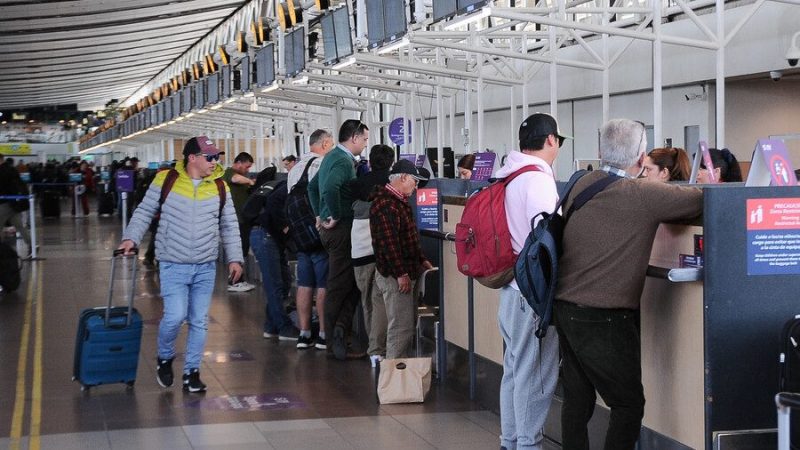 Se acaba el rebote: tráfico aéreo en Chile crece solo 0,8% en 2025