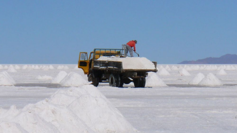 Por qué el agresivo plan económico de India puede beneficiar a Chile y su industria de minerales críticos