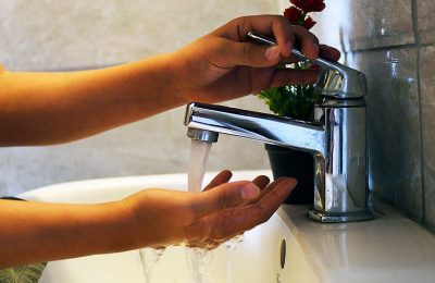 Encuesta Criteria y Andess: Fuerte alza de preferencia por consumo de agua directamente de la llave (57%) por sobre agua embotellada (Lea aquí la encuesta)