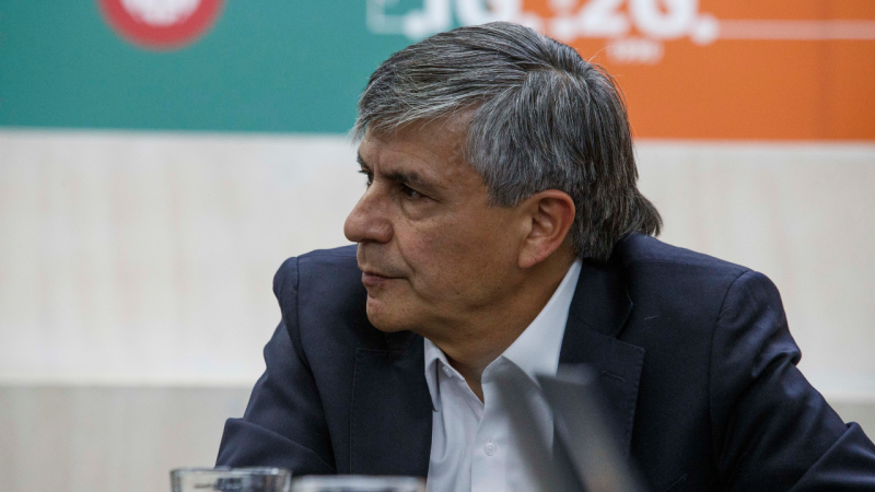 Subtel: Subsecretario Claudio Araya (PC) desobedece instrucciones de Contraloría por deudas no cobradas