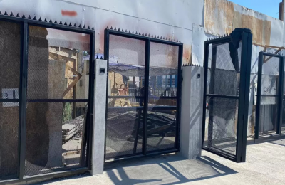 “Día del combatiente”: el ataque de vándalos y narcos contra centro cultural y comisaría en Huechuraba