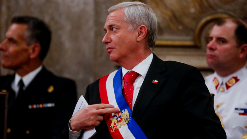Indultos por estallido: Las cifras de exuniformados condenados y el primer gran choque con la oposición