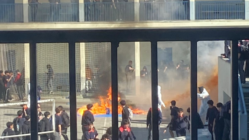 Qué se sabe del grupo anarquista tras el ataque incendiario en el liceo Lastarria