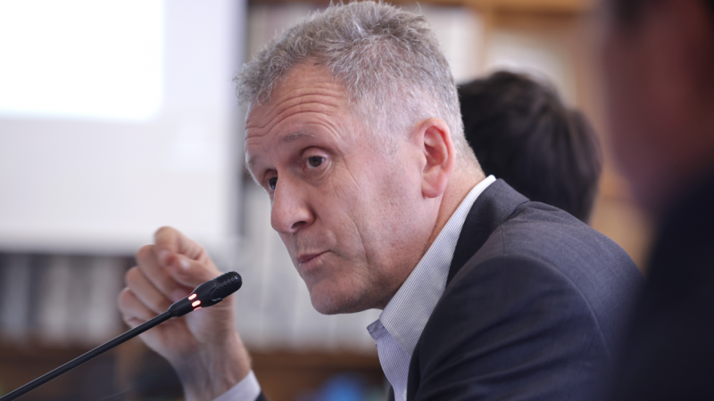 Cable chino: Ministro de Transportes cambia versión sobre error de “tipeo” y atribuye giro a alerta de EE.UU.