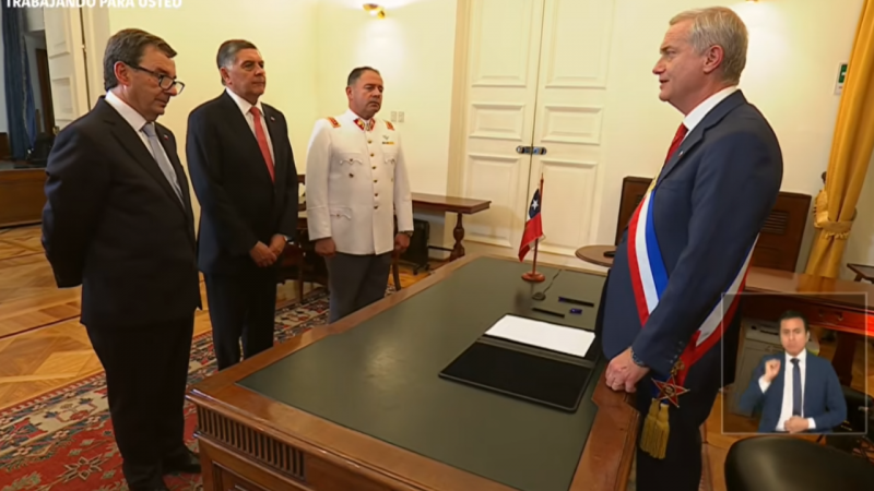 Los 6 decretos de emergencia que Kast firmó con sus primeras medidas