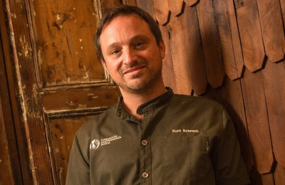 El destacado chef nacional Kurt Schmidt inaugura sanguchería chilena en Ibiza
