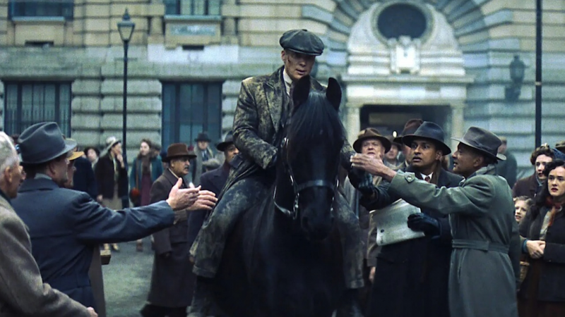 Imperdible: Cillian Murphy, ¡asombroso!, en Peaky Blinders: El hombre inmortal. Por Ana Josefa Silva