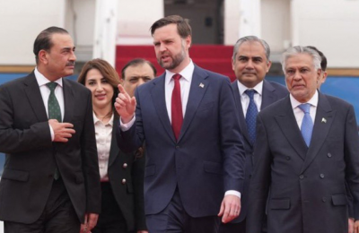 Vicepresidente de EE.UU. se va de Pakistán sin lograr acuerdo de paz con Irán